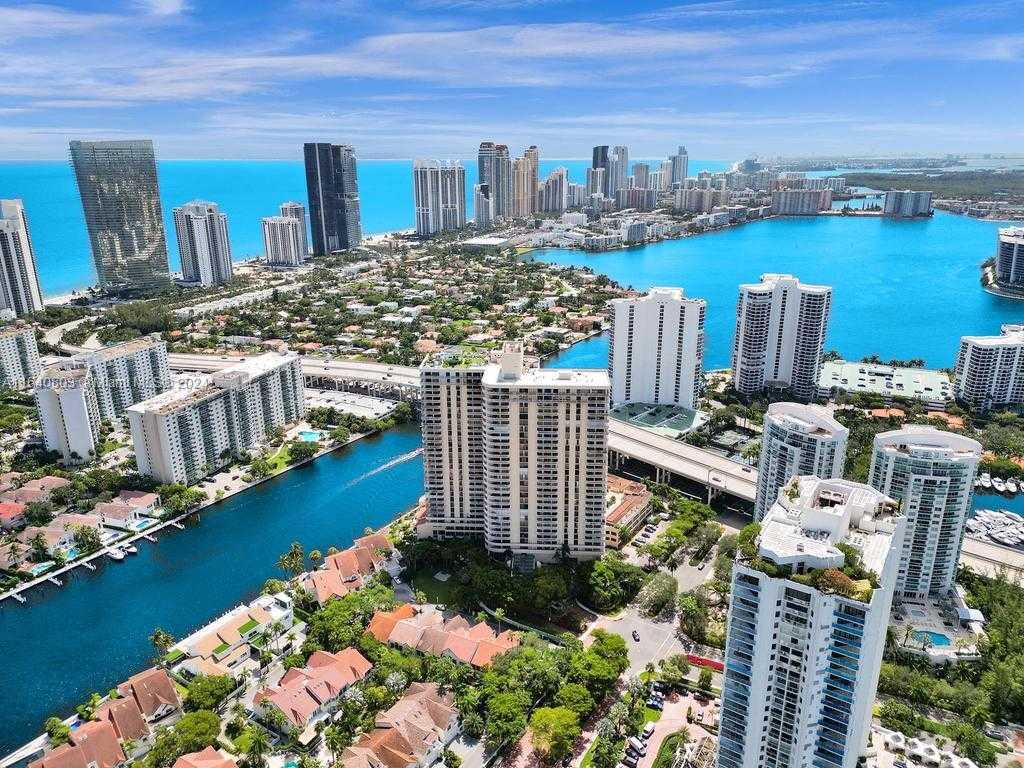 Small Image of 19667 TURNBERRY WAY #3E, Aventura Number 11