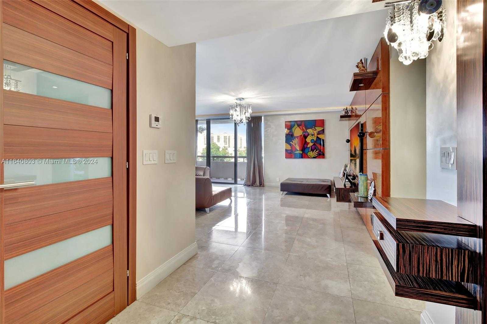Small Image of 19667 TURNBERRY WAY #3E, Aventura Number 13