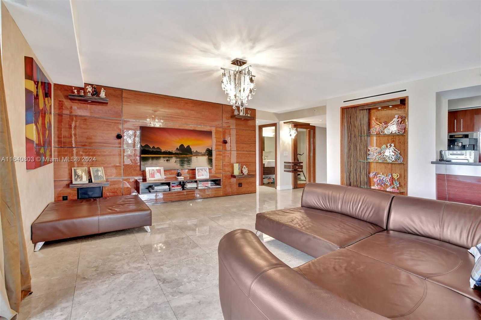 Small Image of 19667 TURNBERRY WAY #3E, Aventura Number 14