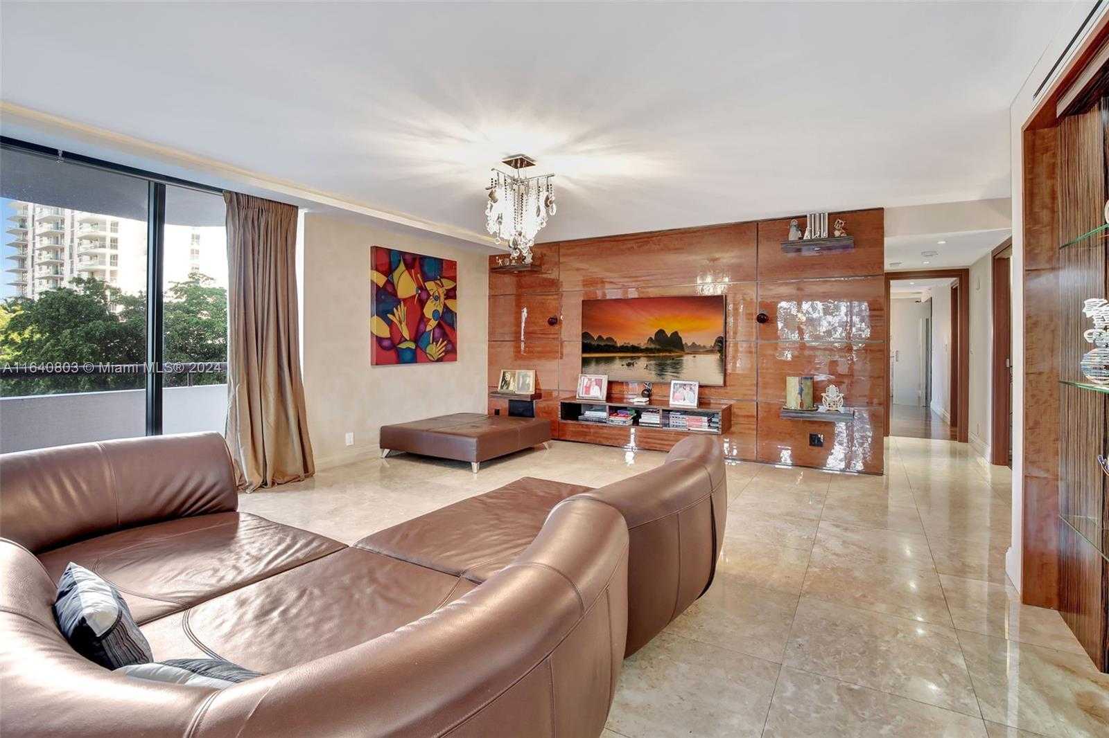 Small Image of 19667 TURNBERRY WAY #3E, Aventura Number 16