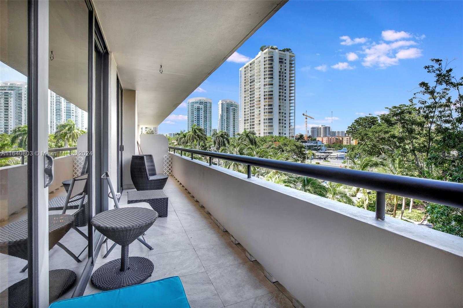 Small Image of 19667 TURNBERRY WAY #3E, Aventura Number 2