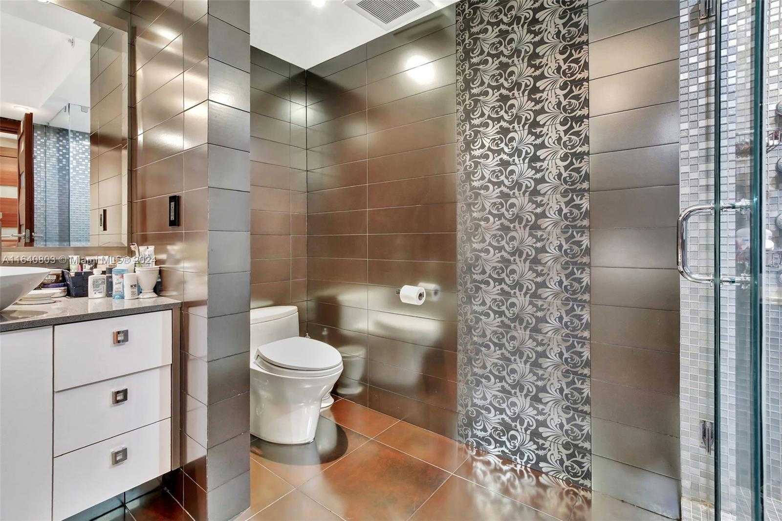 Small Image of 19667 TURNBERRY WAY #3E, Aventura Number 29