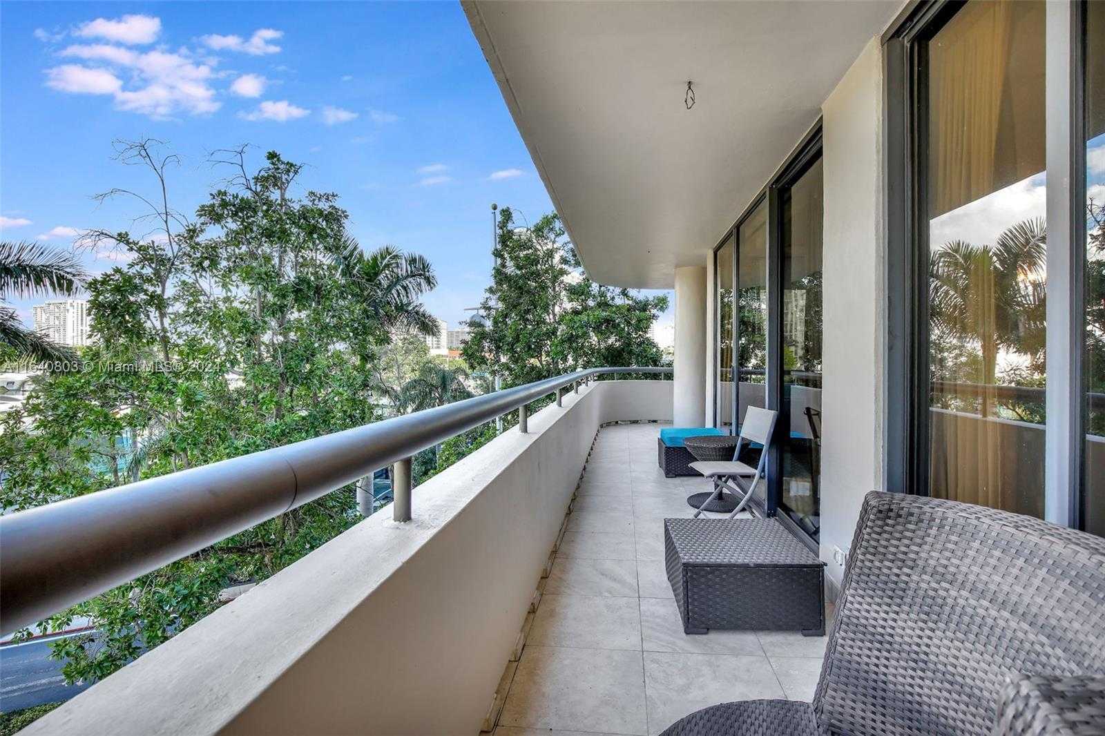 Small Image of 19667 TURNBERRY WAY #3E, Aventura Number 3