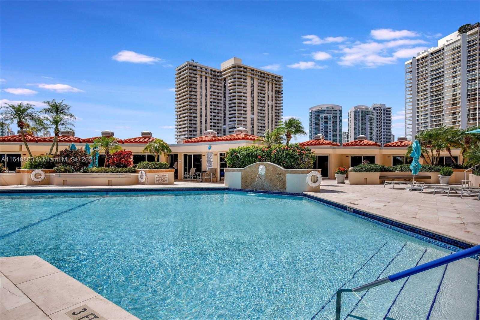 Small Image of 19667 TURNBERRY WAY #3E, Aventura Number 38