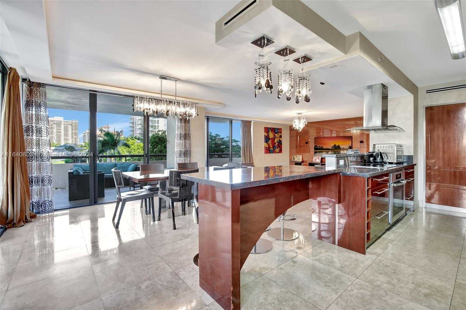 Small Image of 19667 TURNBERRY WAY #3E, Aventura Number 4
