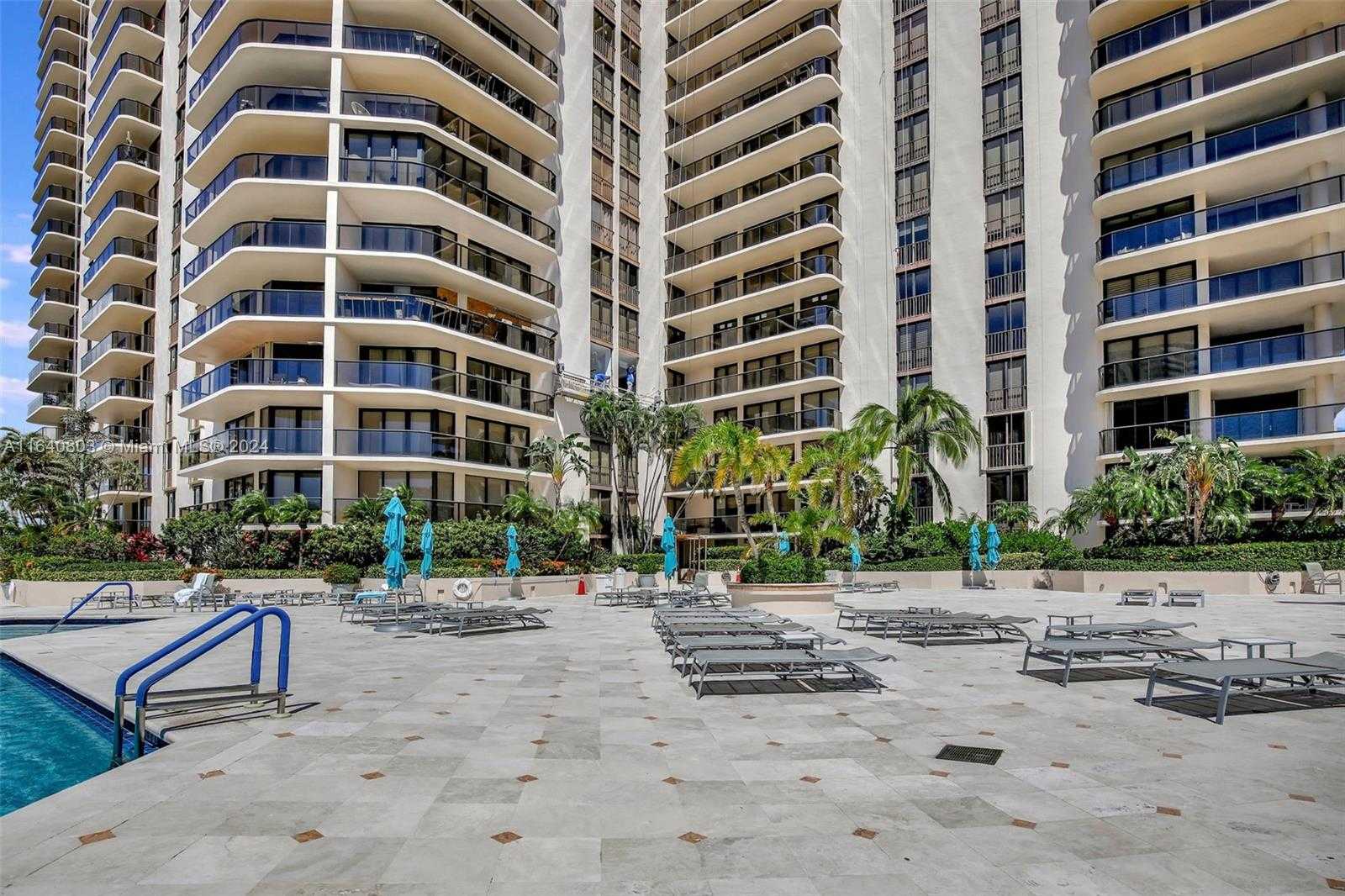 Small Image of 19667 TURNBERRY WAY #3E, Aventura Number 40