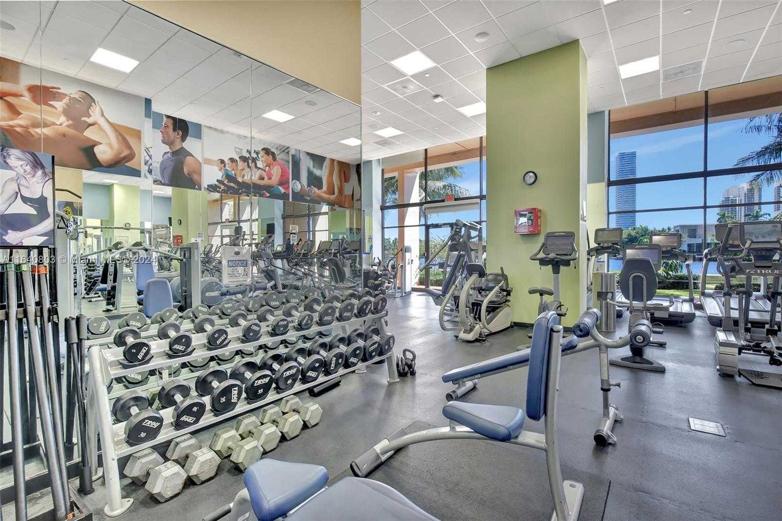 Small Image of 19667 TURNBERRY WAY #3E, Aventura Number 43