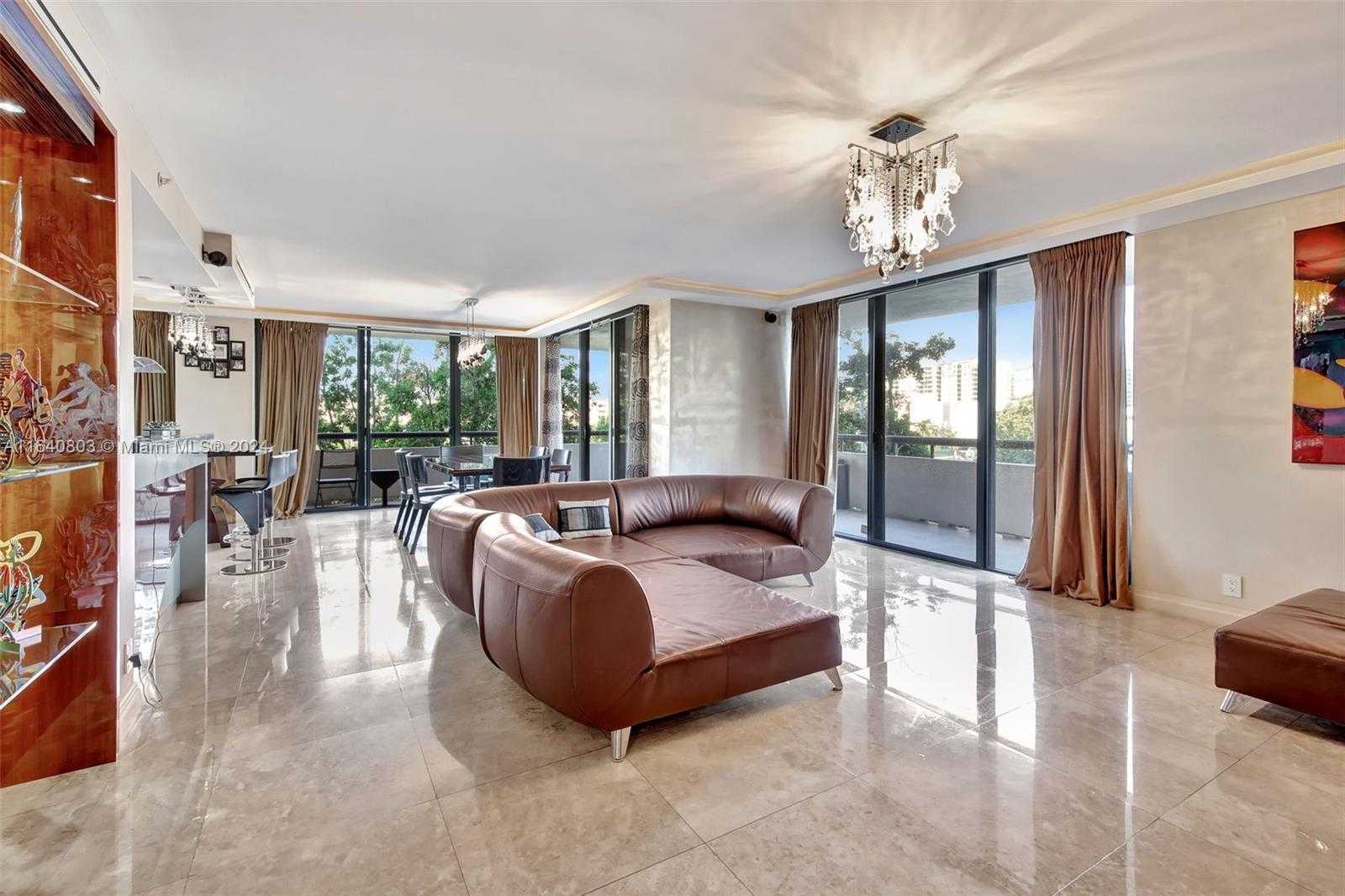 Small Image of 19667 TURNBERRY WAY #3E, Aventura Number 5
