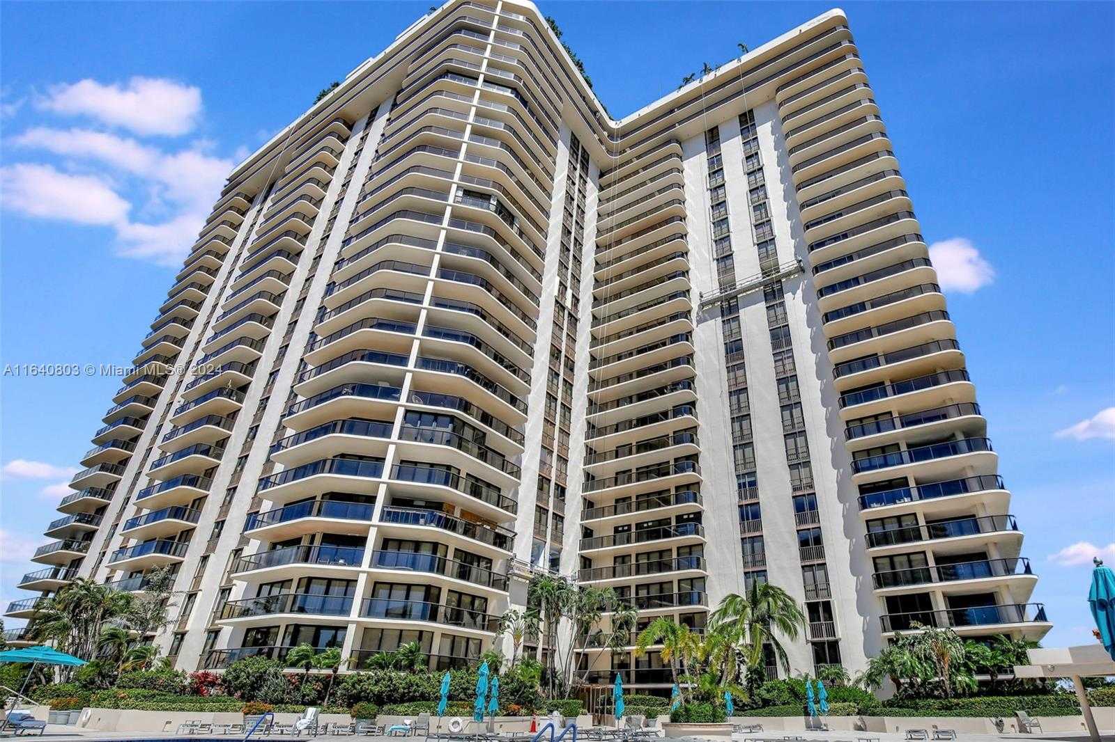 Small Image of 19667 TURNBERRY WAY #3E, Aventura Number 50