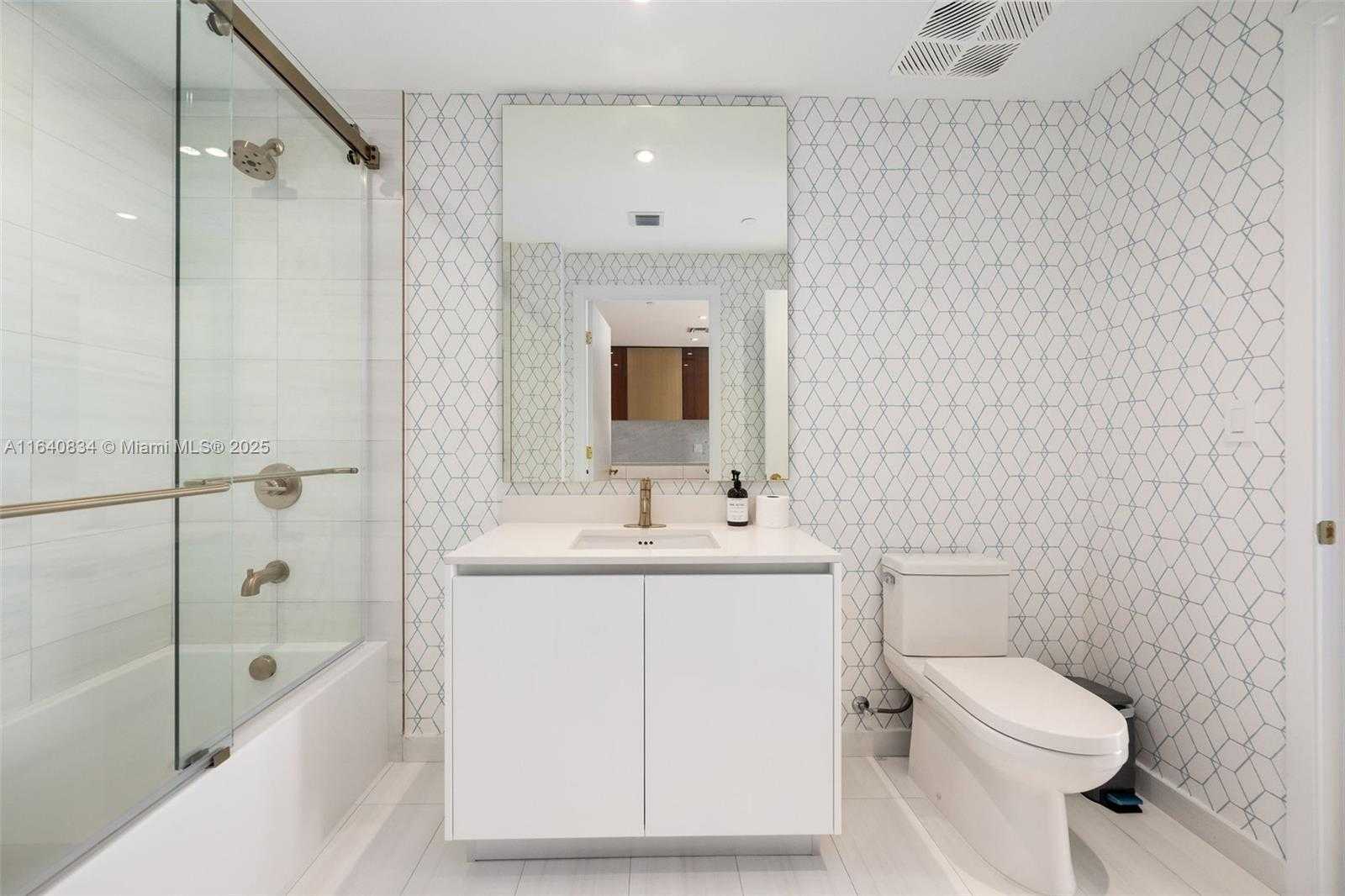 Small Image of 2678 TIGERTAIL #1705, Coconut Grove Number 24