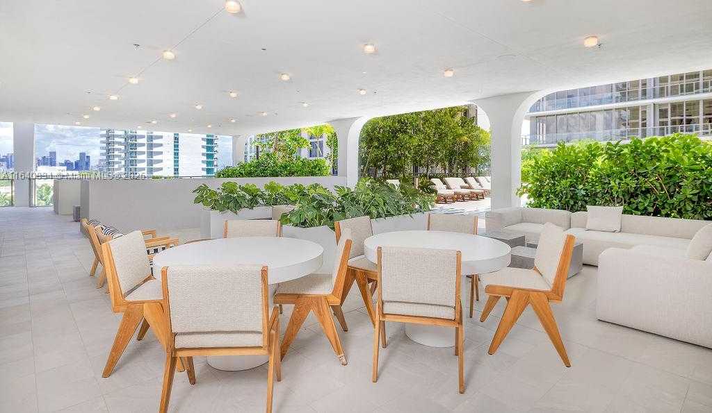 Small Image of 2678 TIGERTAIL #1705, Coconut Grove Number 32