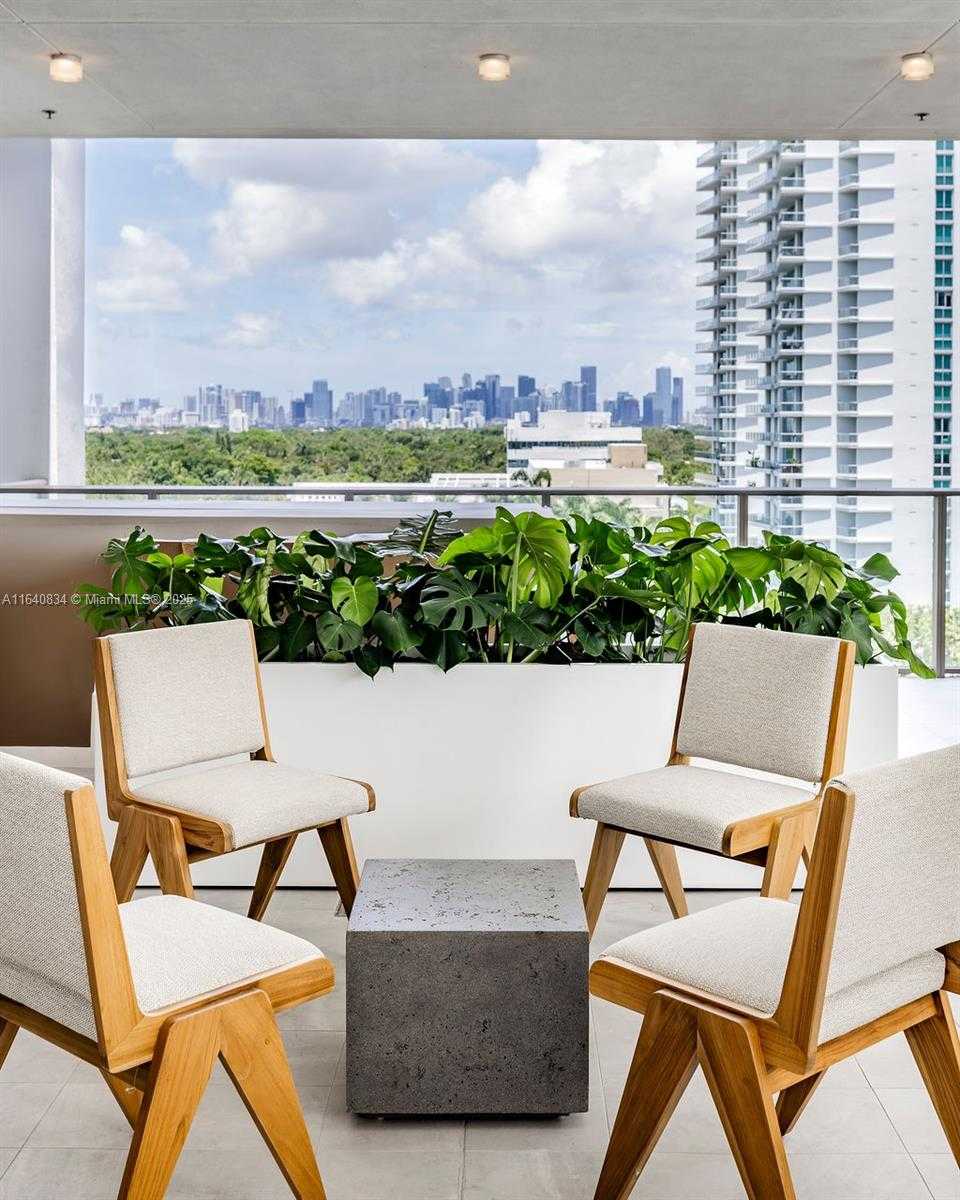 Small Image of 2678 TIGERTAIL #1705, Coconut Grove Number 35