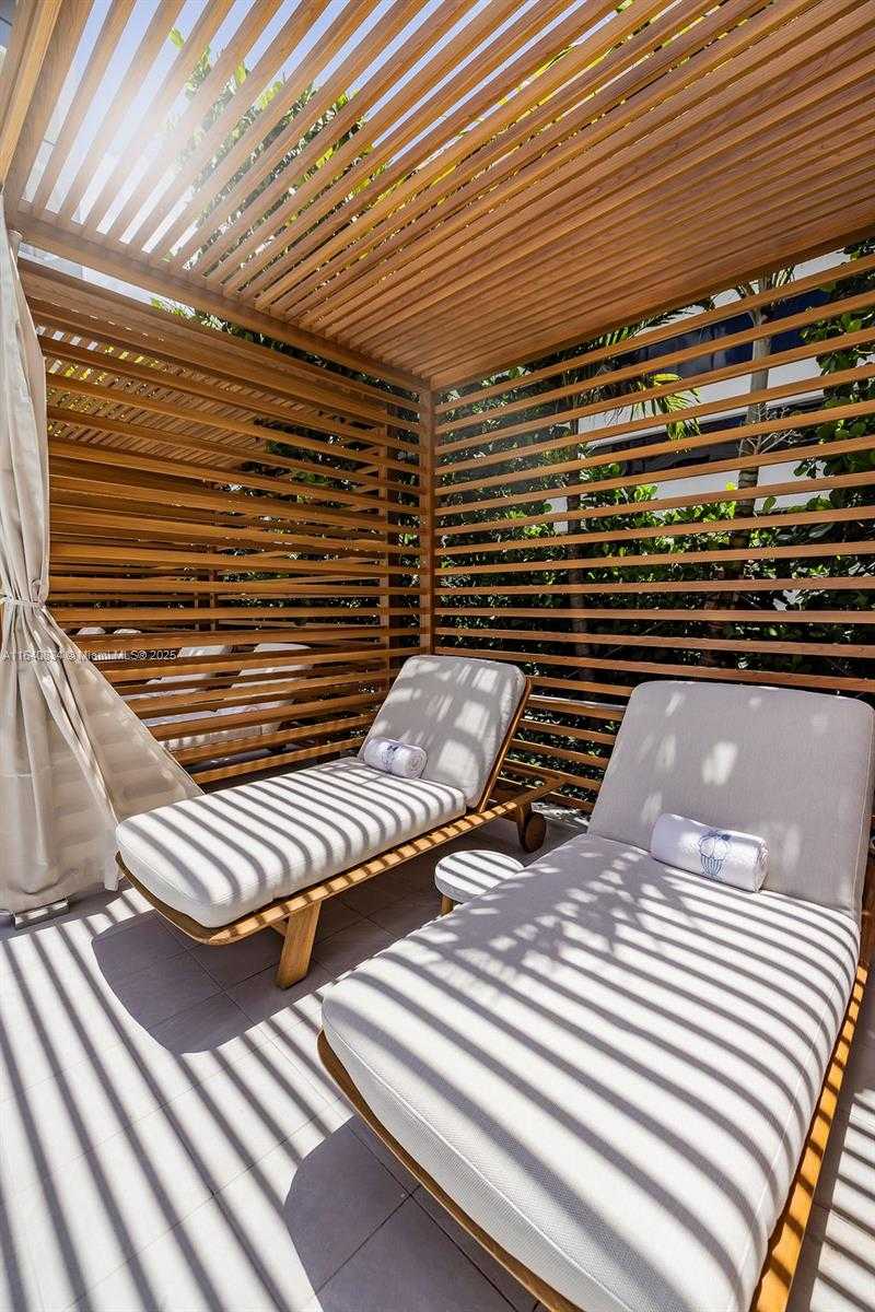 Small Image of 2678 TIGERTAIL #1705, Coconut Grove Number 42