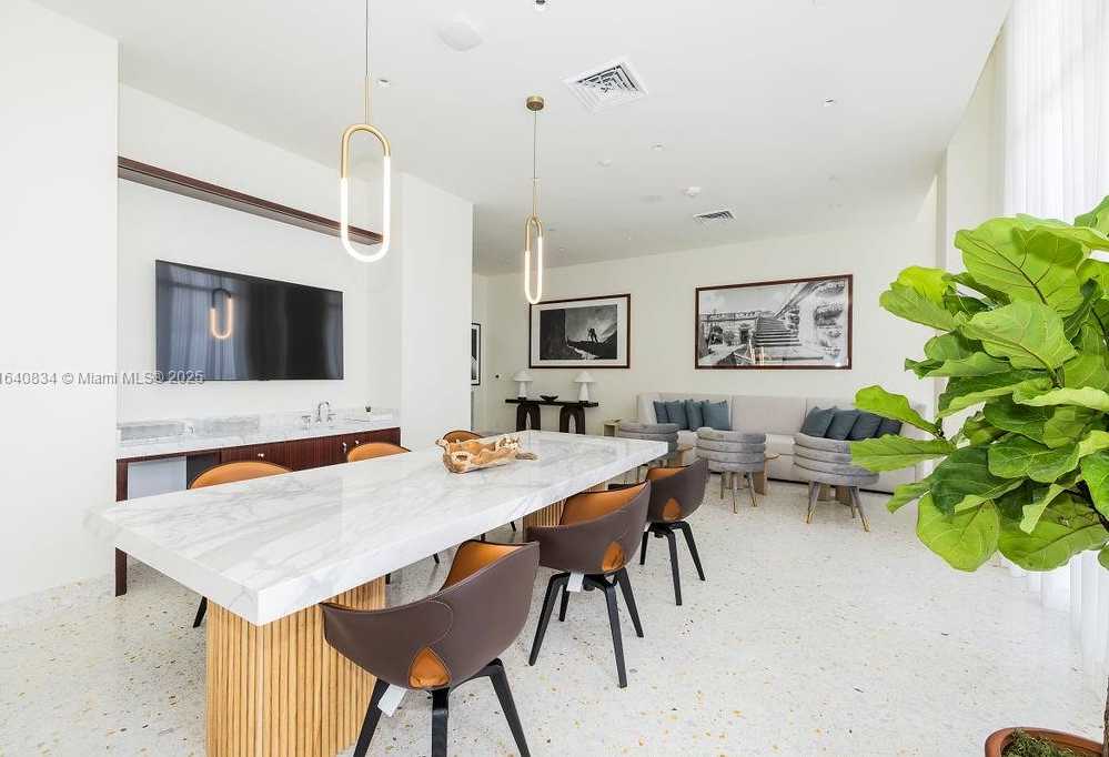 Small Image of 2678 TIGERTAIL #1705, Coconut Grove Number 52