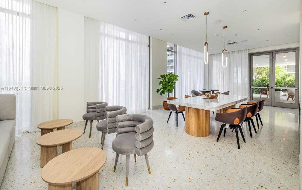 Small Image of 2678 TIGERTAIL #1705, Coconut Grove Number 54