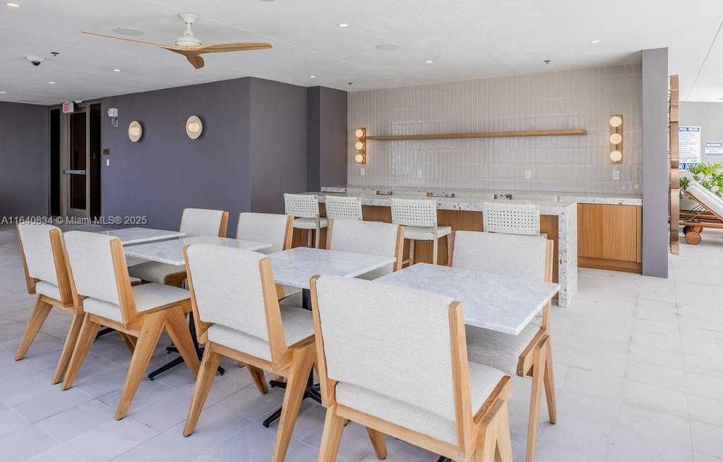 Small Image of 2678 TIGERTAIL #1705, Coconut Grove Number 57