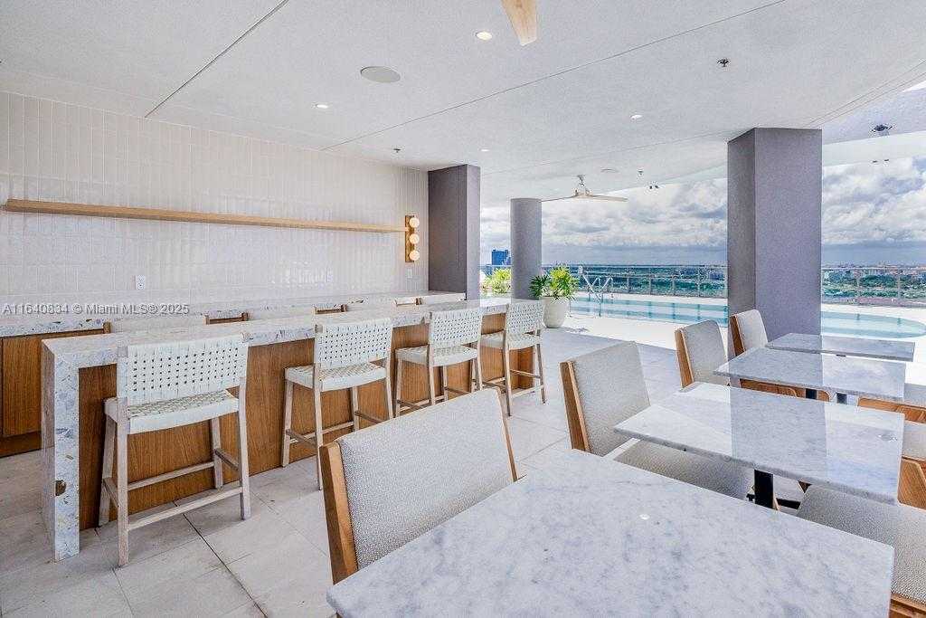 Small Image of 2678 TIGERTAIL #1705, Coconut Grove Number 58