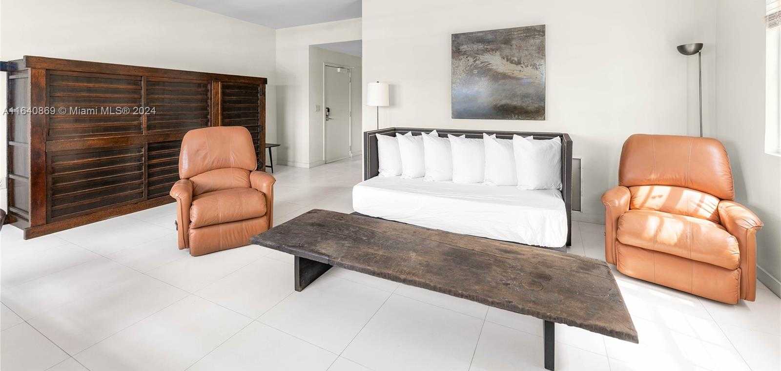Small Image of 40201 Fisher Island Dr, Miami Beach, FL 33109, USA Number 3