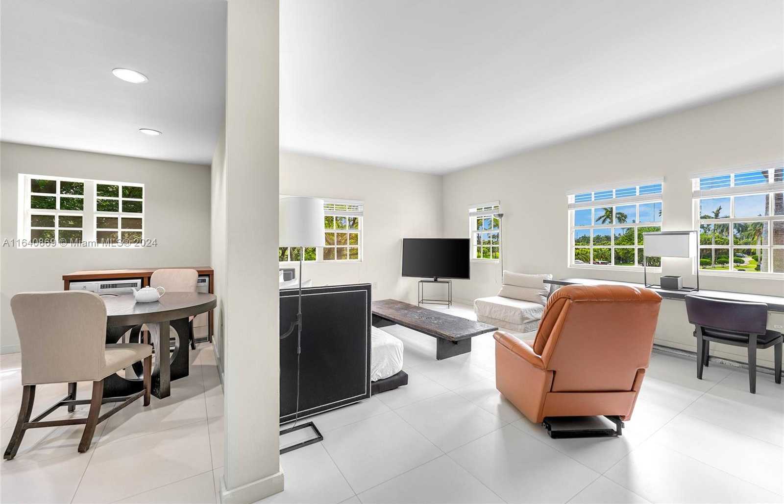 Small Image of 40201 Fisher Island Dr, Miami Beach, FL 33109, USA Number 4