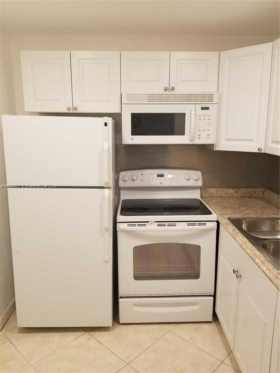 Small Image of 186 VENTNOR L #186, Deerfield Beach Number 6