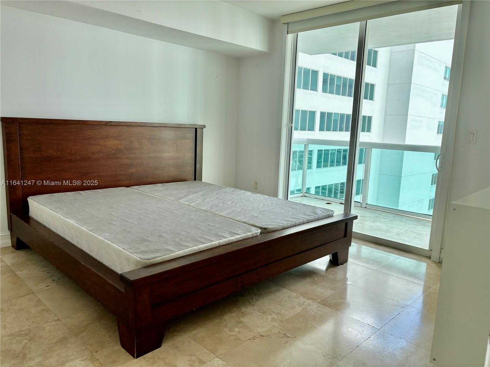 Small Image of 1800 NORTH BAYSHORE DR #3404, Miami Number 13