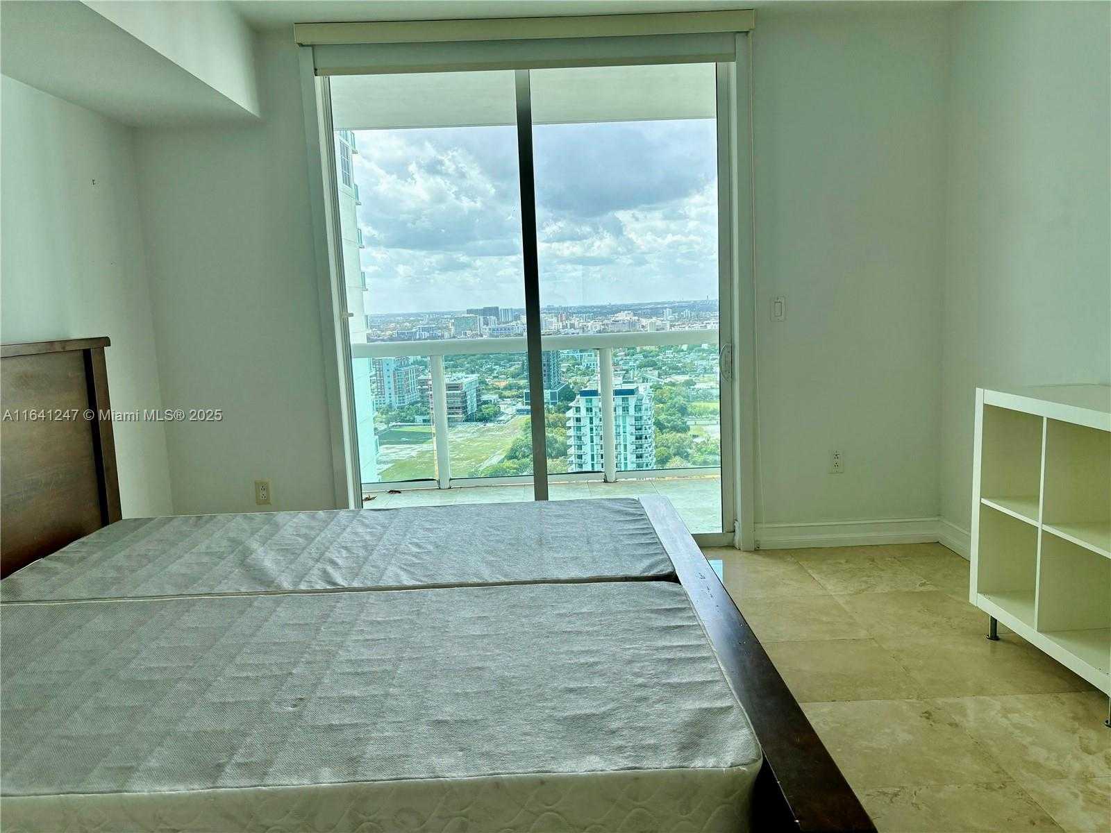Small Image of 1800 NORTH BAYSHORE DR #3404, Miami Number 14