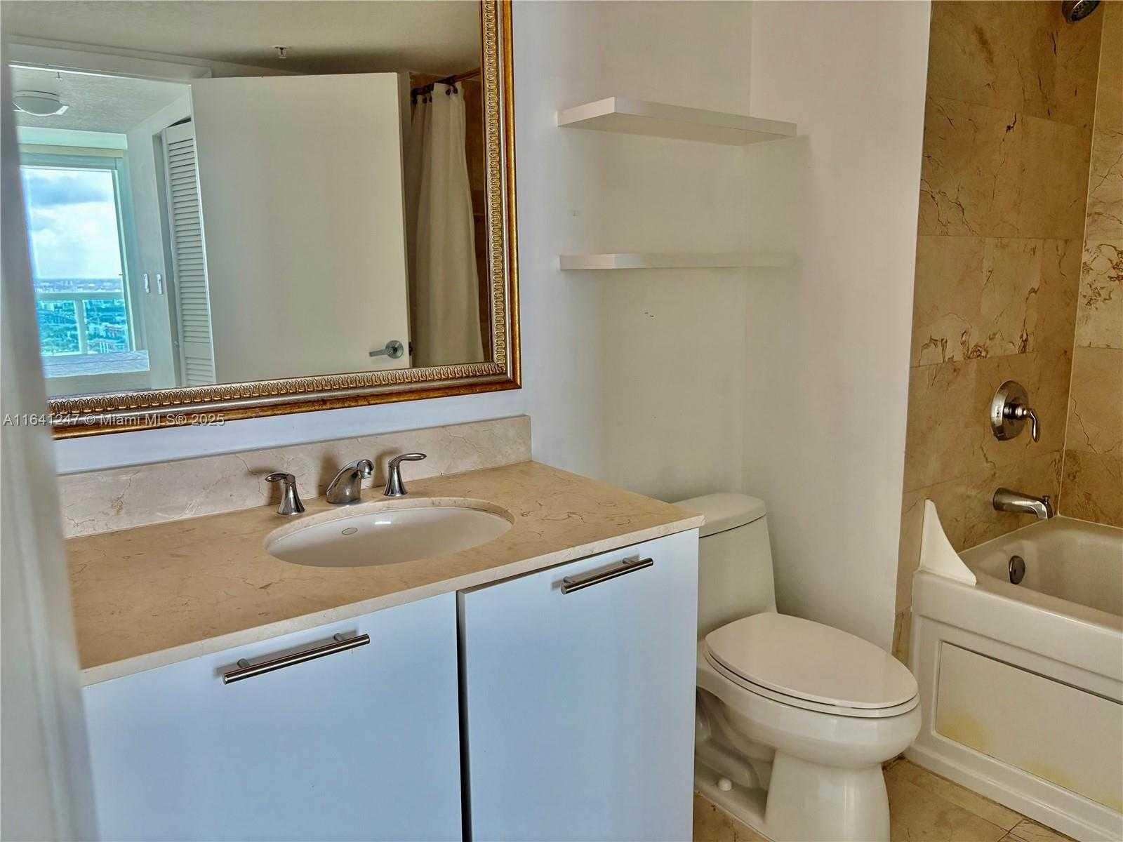 Small Image of 1800 NORTH BAYSHORE DR #3404, Miami Number 16