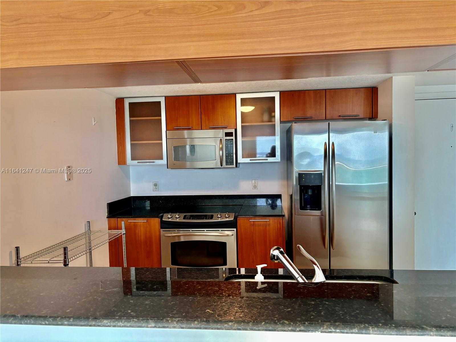 Small Image of 1800 NORTH BAYSHORE DR #3404, Miami Number 4