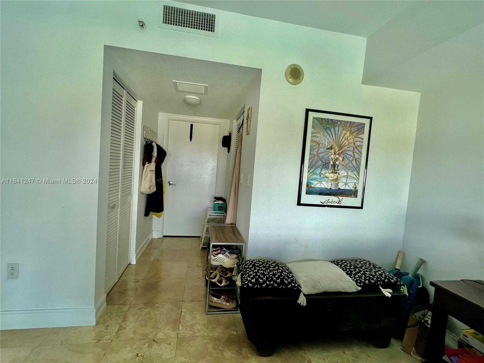 Small Image of 1800 NORTH BAYSHORE DR #3404, Miami Number 48