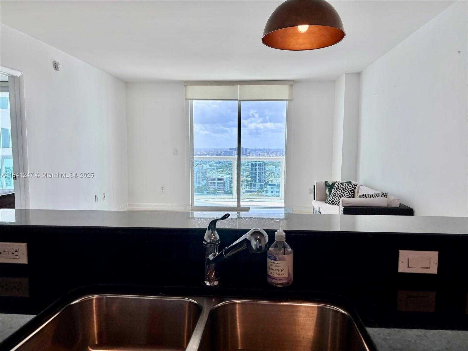Small Image of 1800 NORTH BAYSHORE DR #3404, Miami Number 5