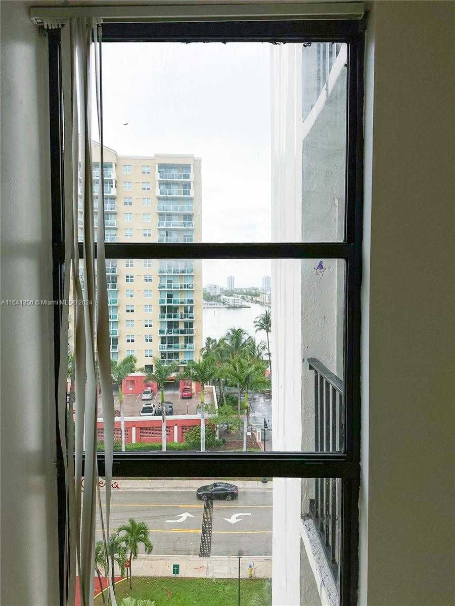 Small Image of 17021 NORTH BAY RD #915, Sunny Isles Beach Number 11
