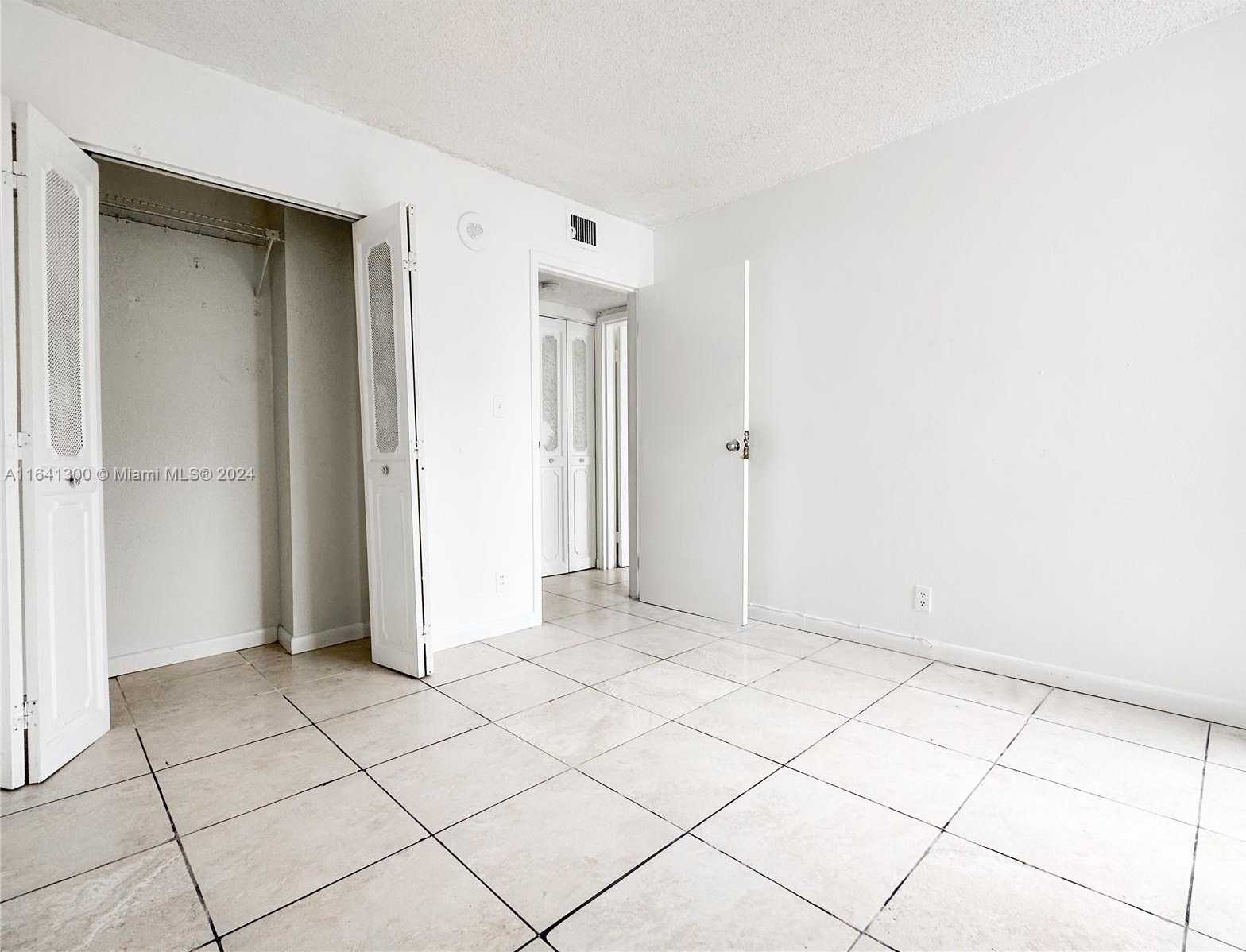 Small Image of 17021 NORTH BAY RD #915, Sunny Isles Beach Number 15