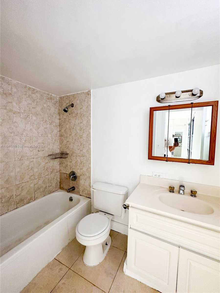 Small Image of 17021 NORTH BAY RD #915, Sunny Isles Beach Number 16