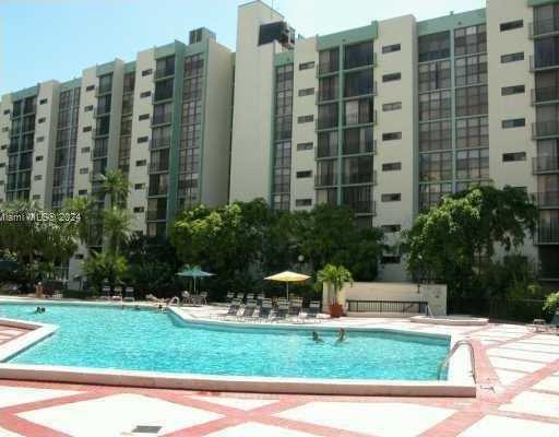 Small Image of 17021 NORTH BAY RD #915, Sunny Isles Beach Number 2