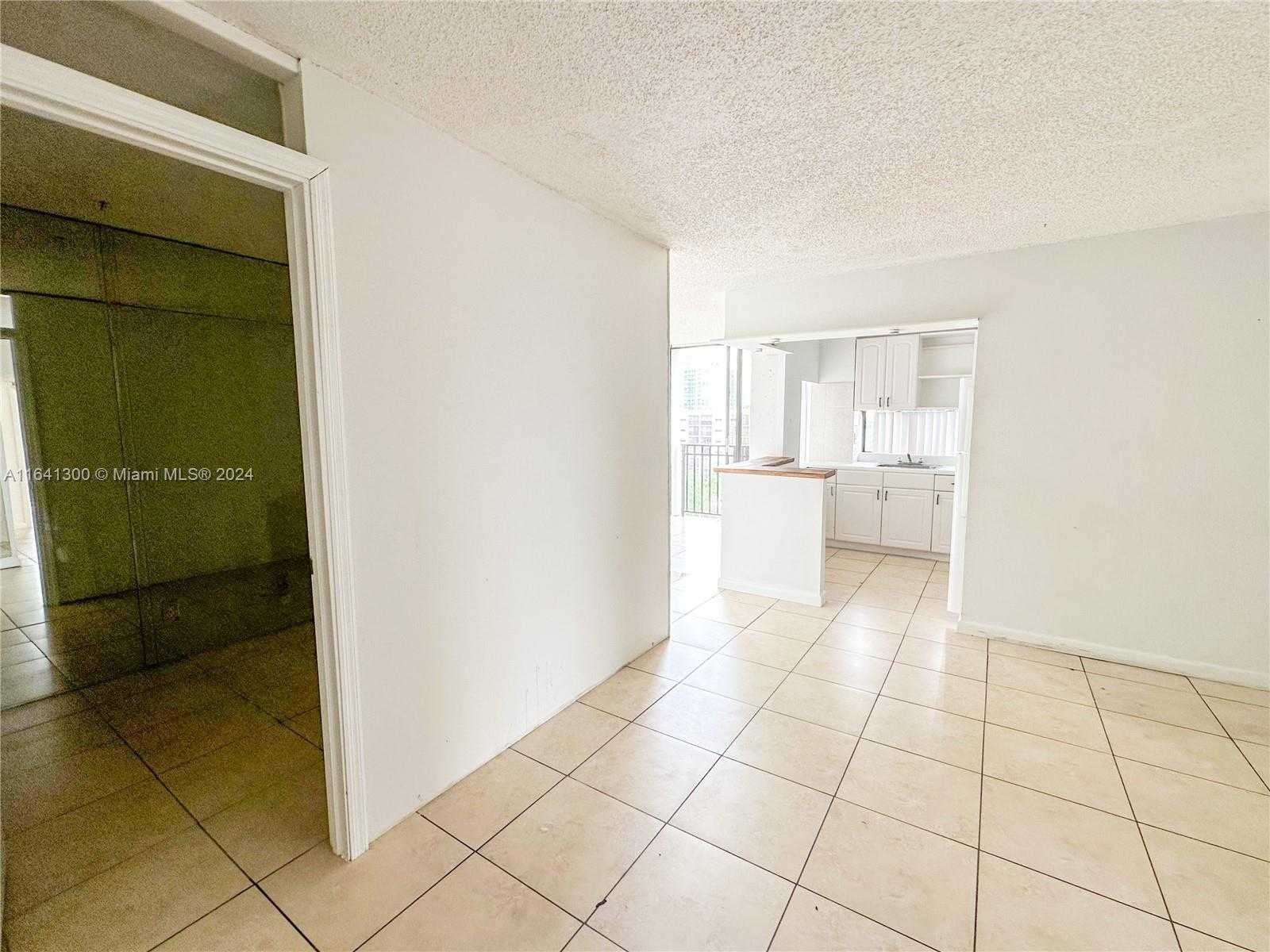 Small Image of 17021 NORTH BAY RD #915, Sunny Isles Beach Number 8