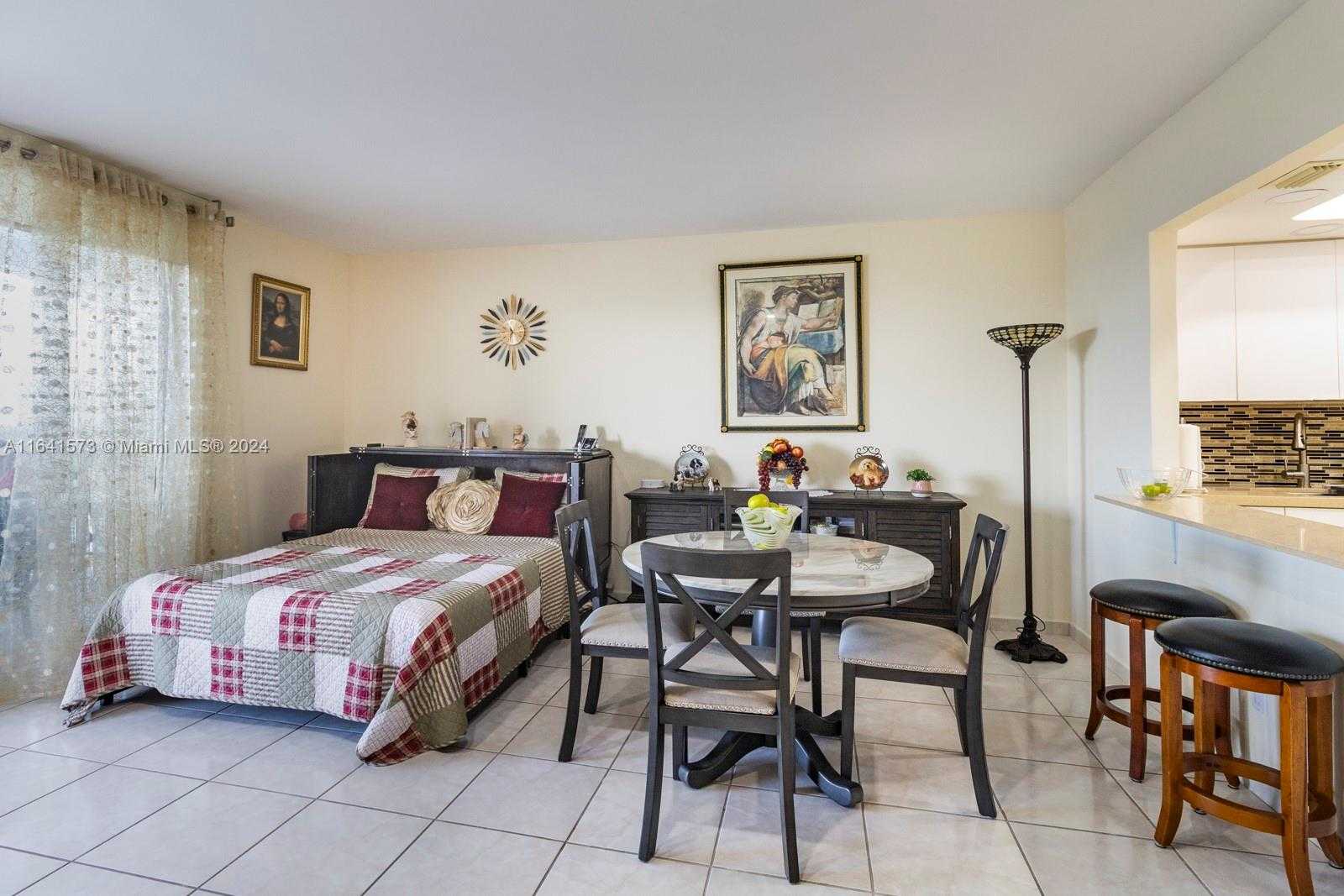 Small Image of 5401 COLLINS AVE #1129, Miami Beach Number 10