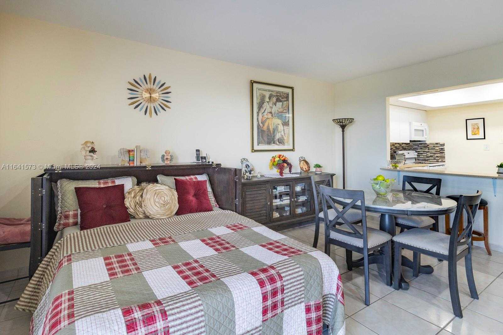Small Image of 5401 COLLINS AVE #1129, Miami Beach Number 13
