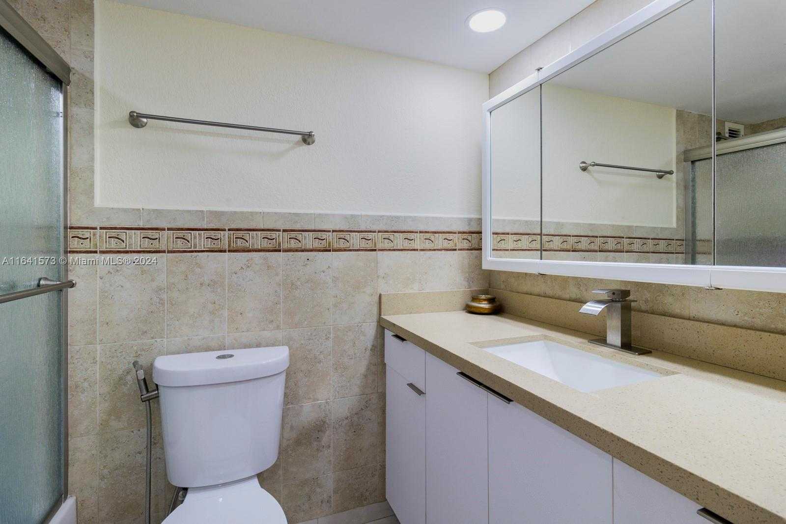 Small Image of 5401 COLLINS AVE #1129, Miami Beach Number 16