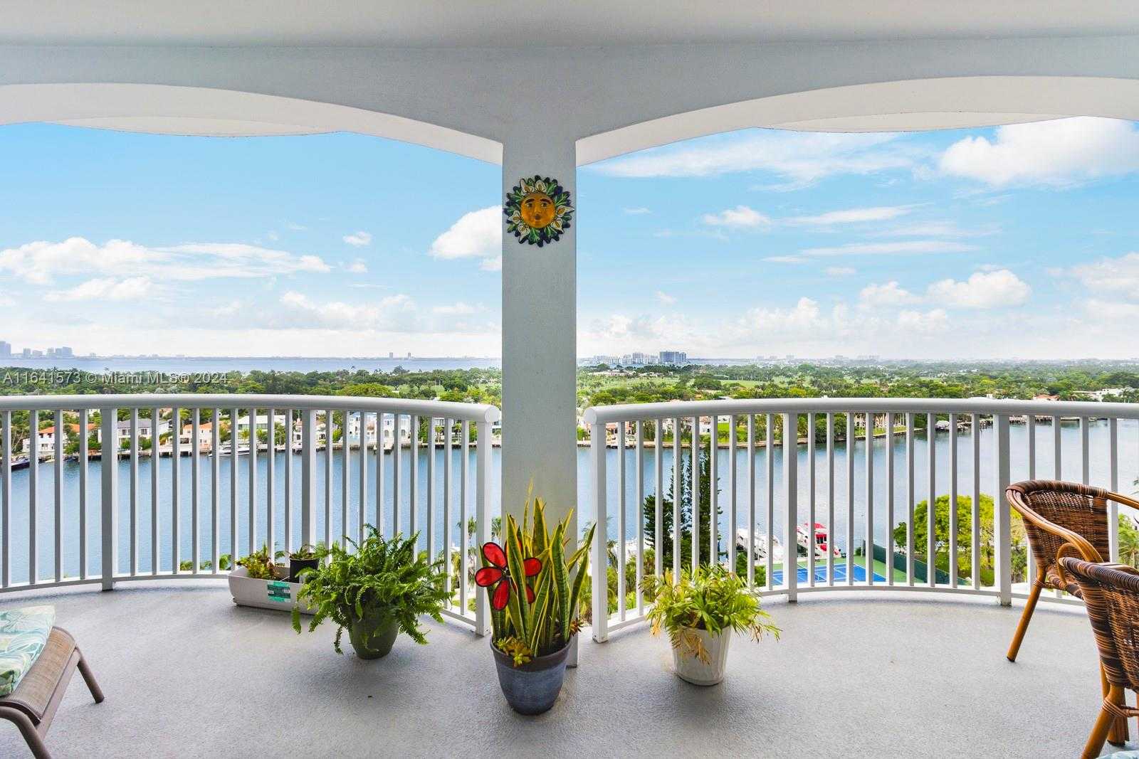 Small Image of 5401 COLLINS AVE #1129, Miami Beach Number 3