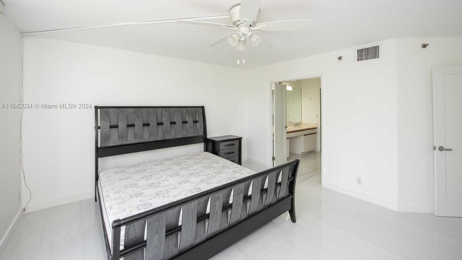 Small Image of 3600 MYSTIC POINTE DR #507, Aventura Number 12
