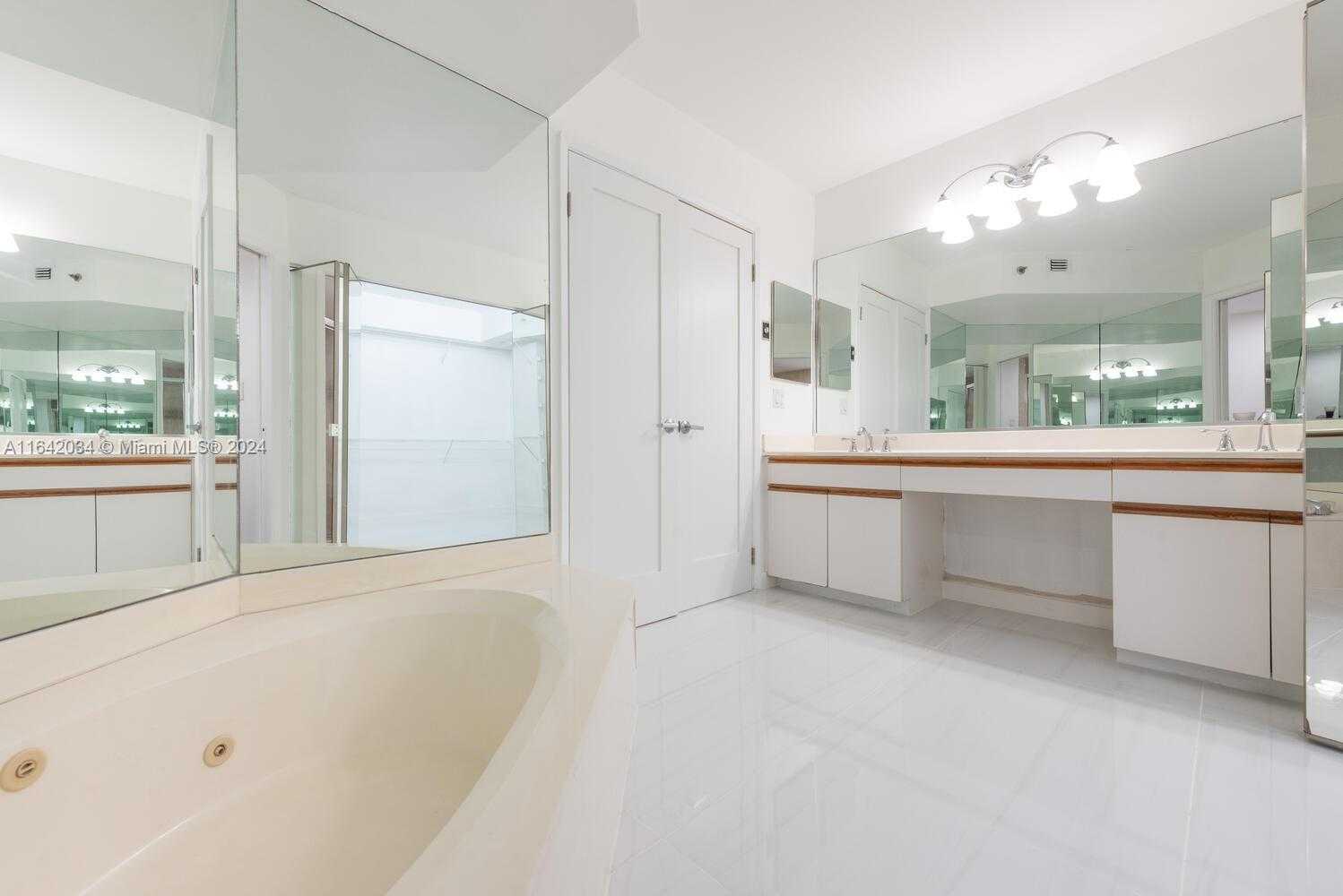 Small Image of 3600 MYSTIC POINTE DR #507, Aventura Number 14