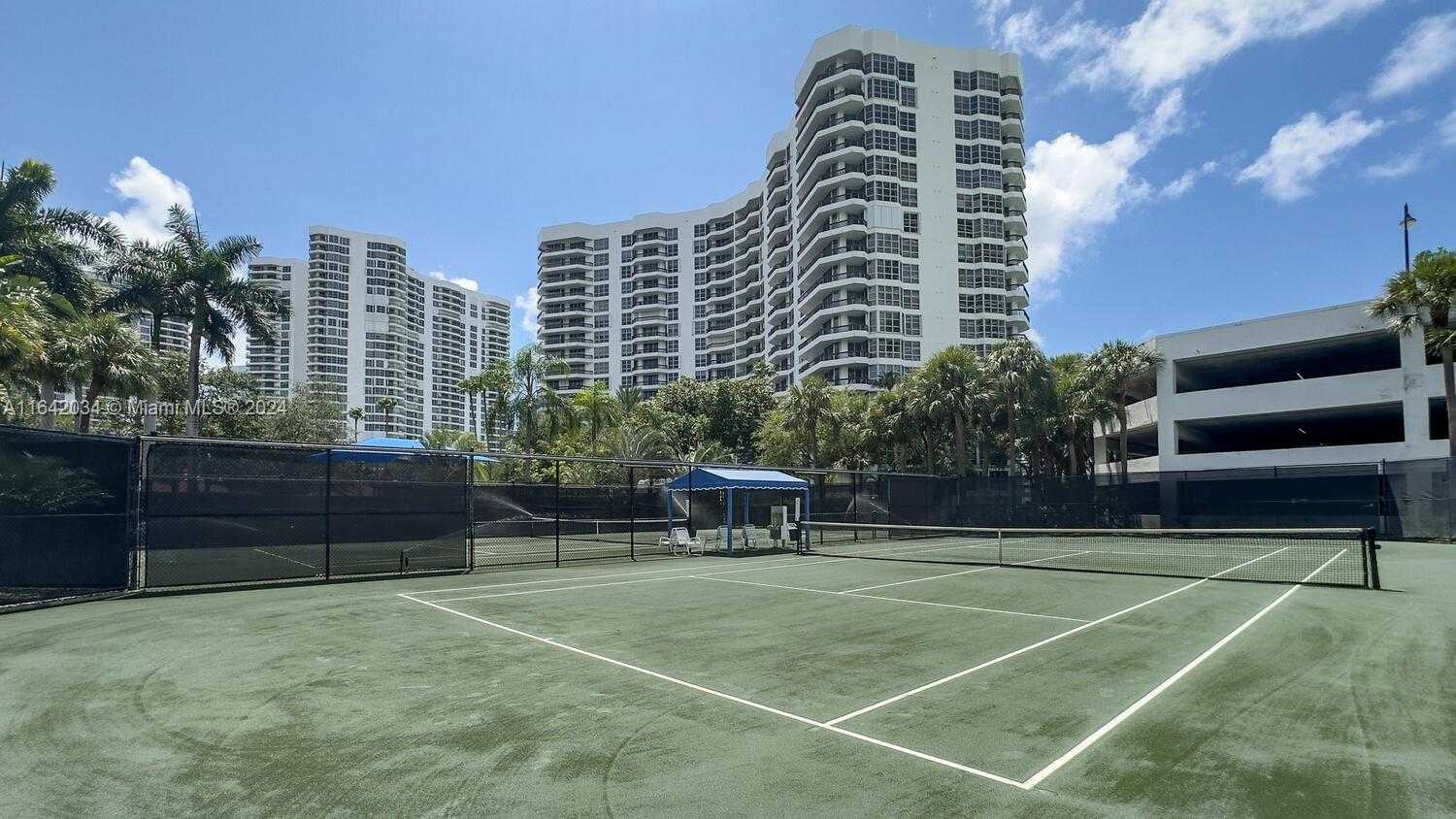 Small Image of 3600 MYSTIC POINTE DR #507, Aventura Number 18