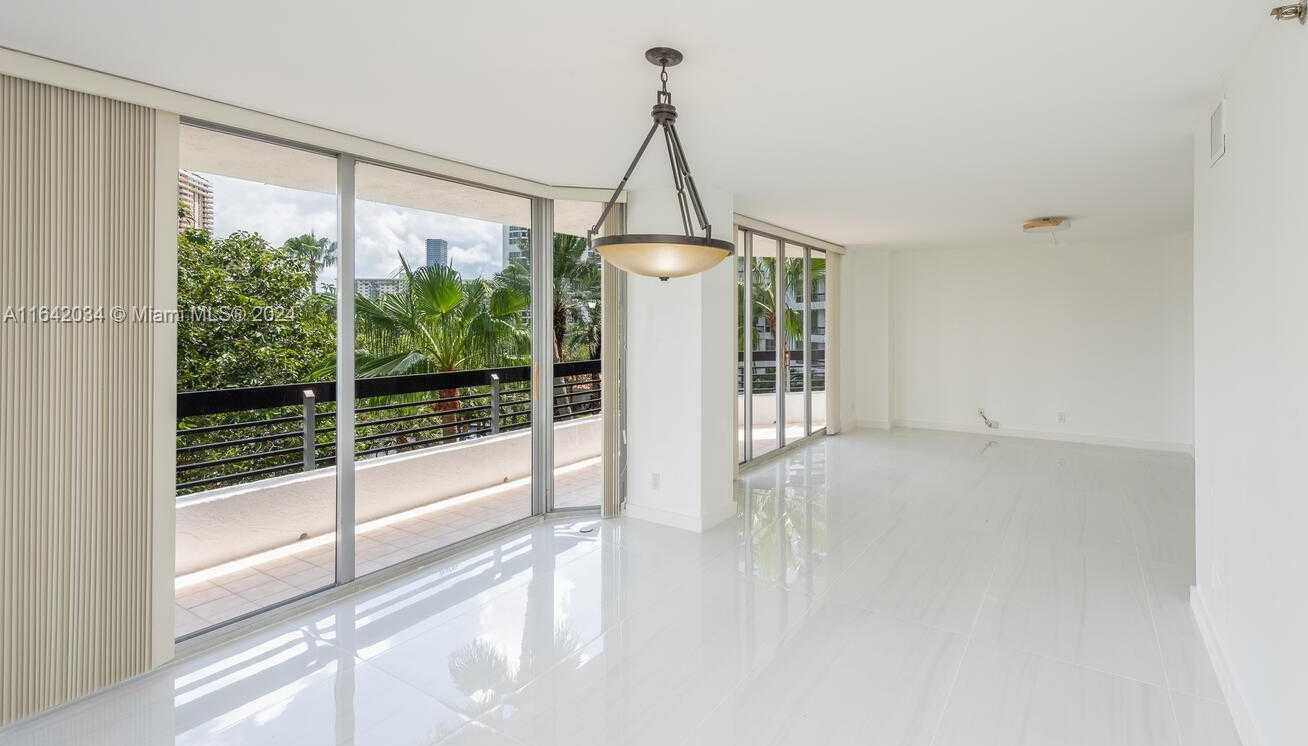 Small Image of 3600 MYSTIC POINTE DR #507, Aventura Number 7