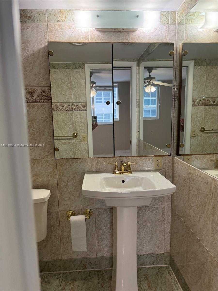 Small Image of 6969 COLLINS AVE #308, Miami Beach Number 12