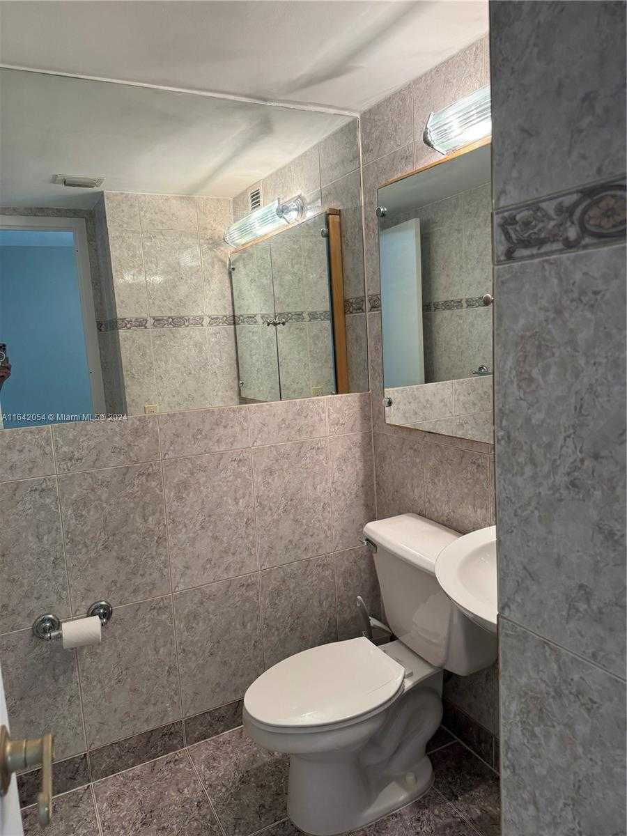 Small Image of 6969 COLLINS AVE #308, Miami Beach Number 15
