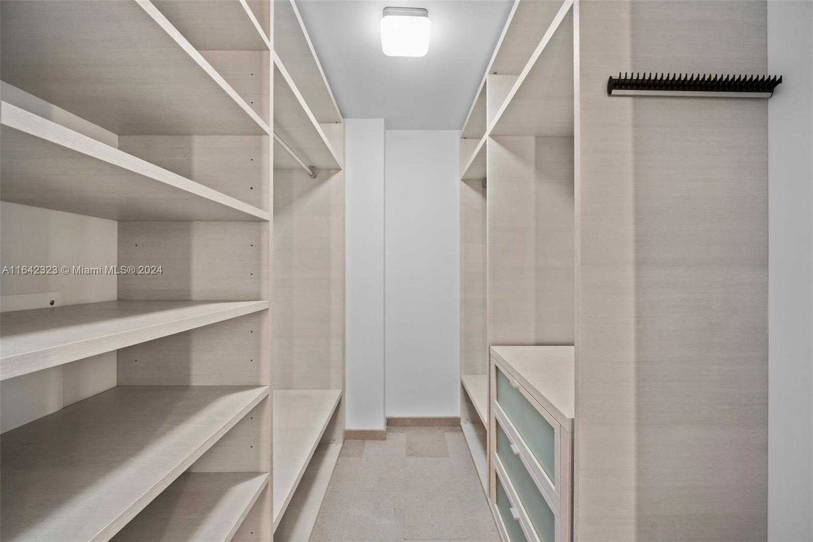 Small Image of 88 SOUTH WEST 7TH ST #3707, Miami Number 23