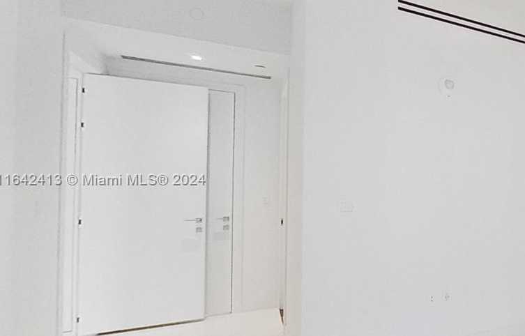Small Image of 300 BISCAYNE BLVD WAY #506, Miami Number 13