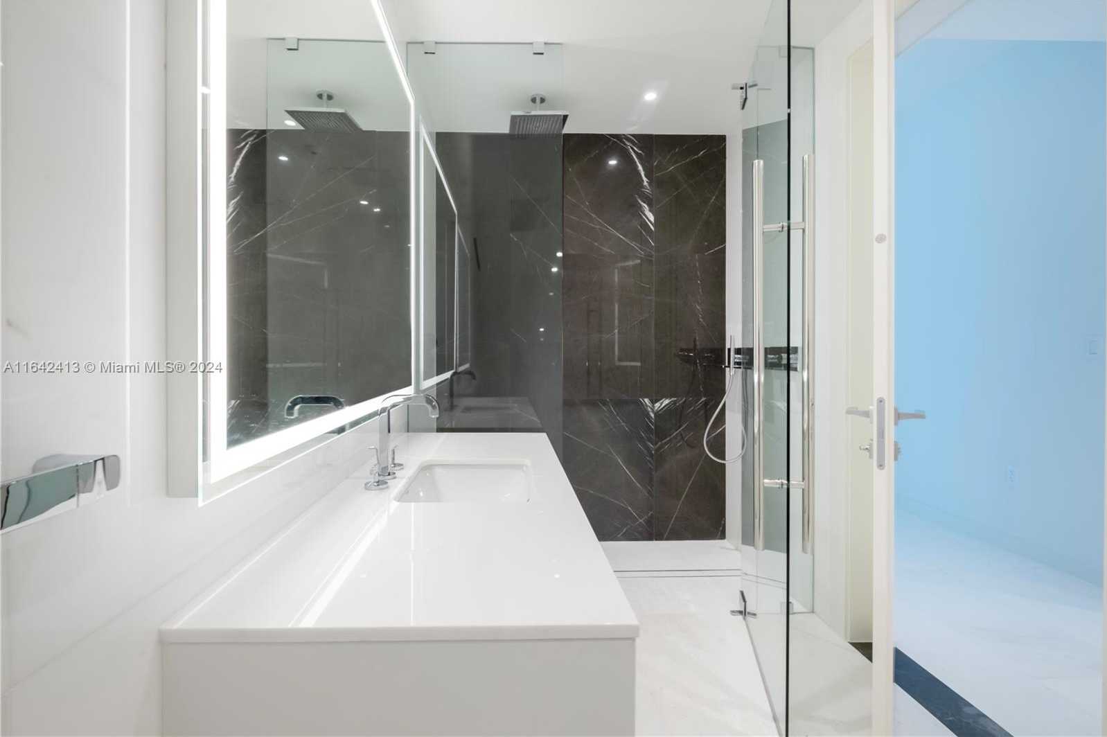 Small Image of 300 BISCAYNE BLVD WAY #506, Miami Number 15
