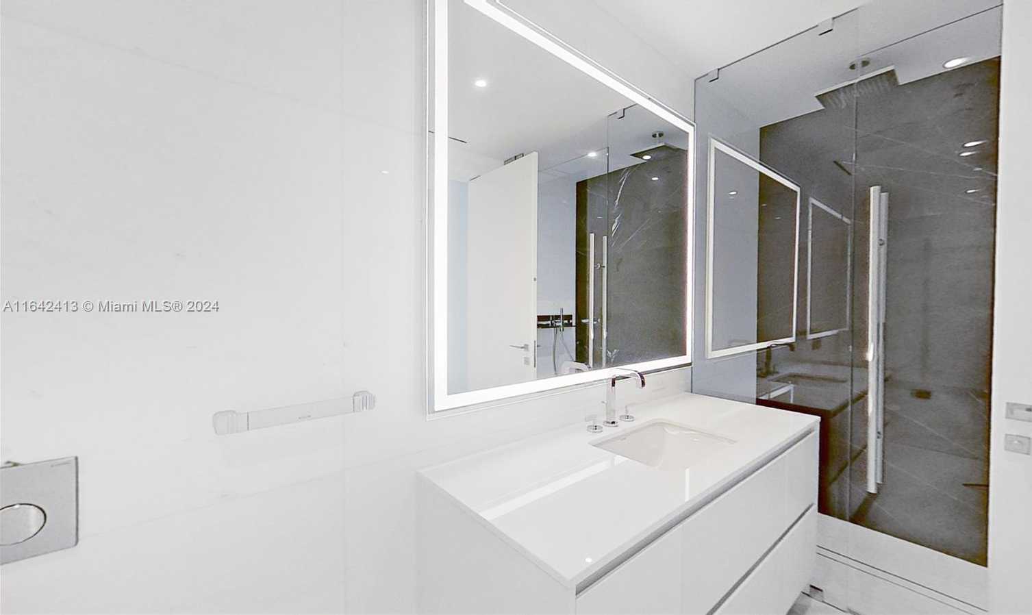 Small Image of 300 BISCAYNE BLVD WAY #506, Miami Number 16
