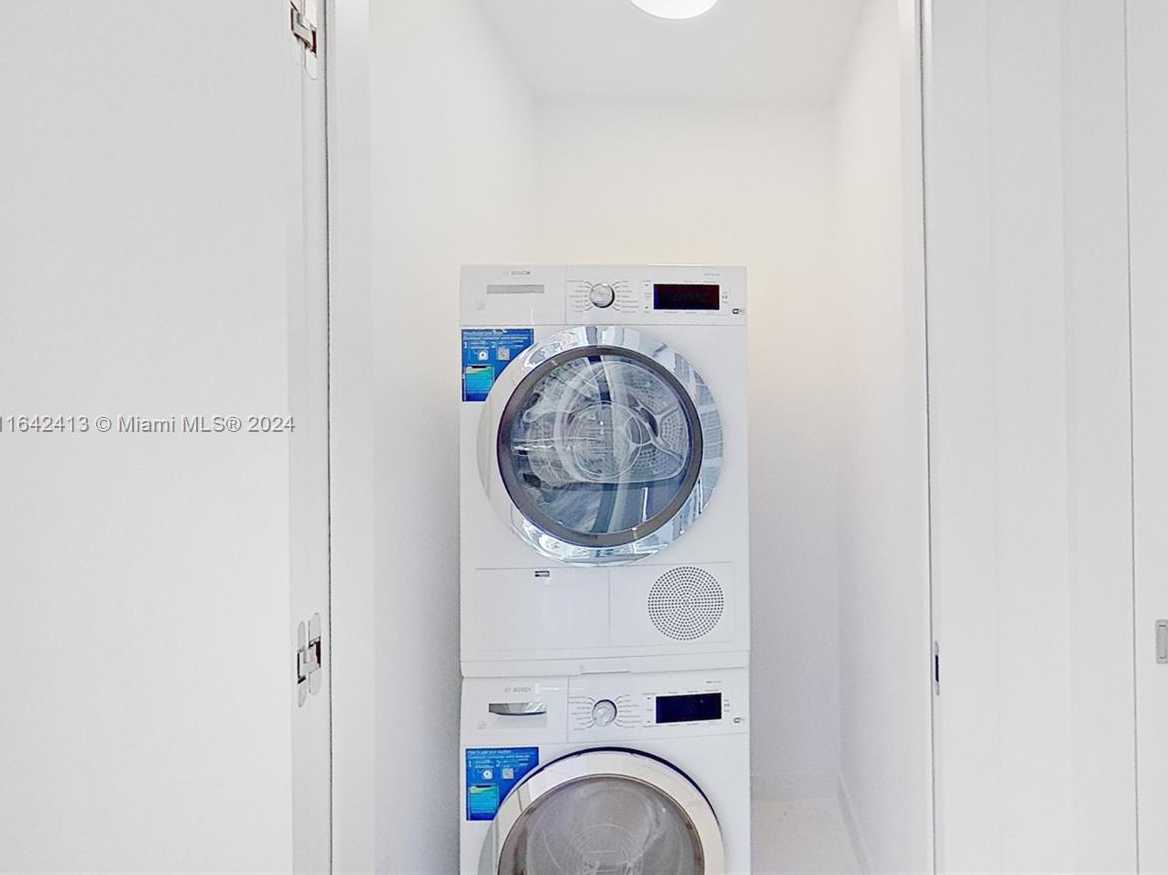 Small Image of 300 BISCAYNE BLVD WAY #506, Miami Number 18